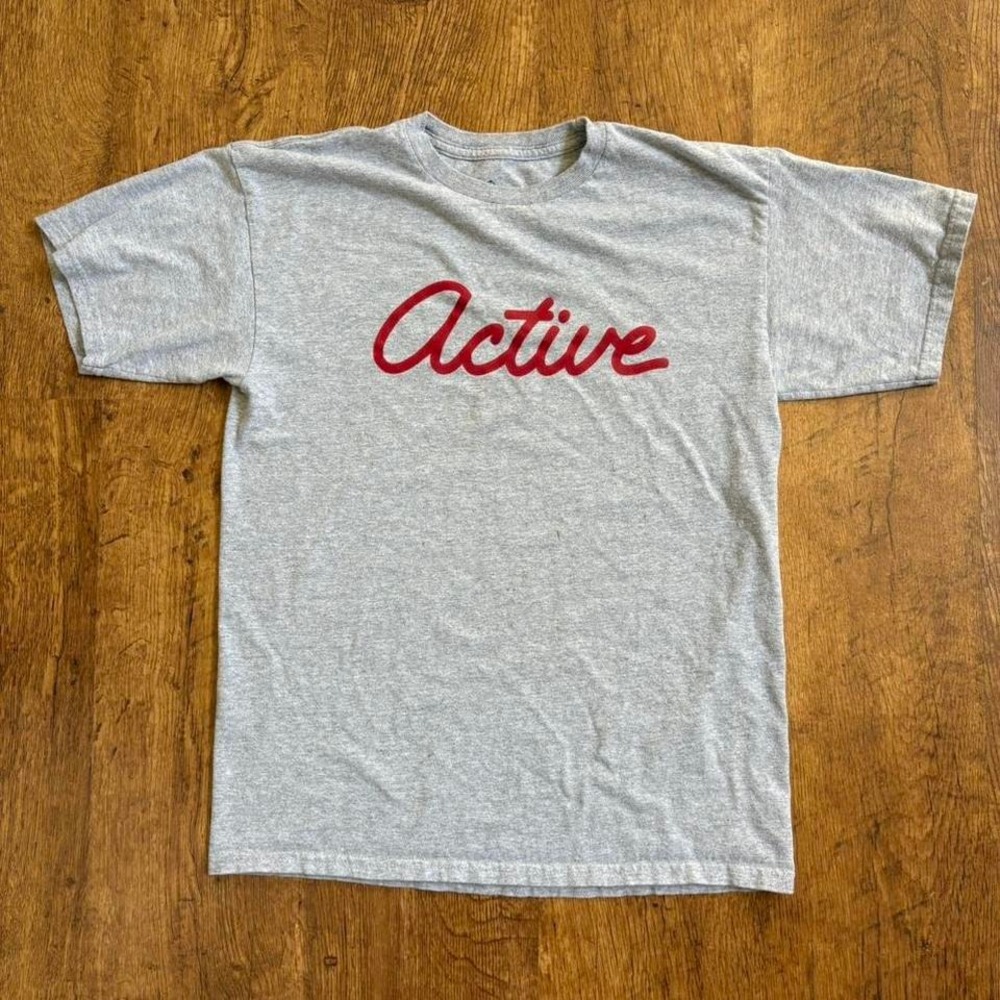 Active grey with red lettering t shirt‎